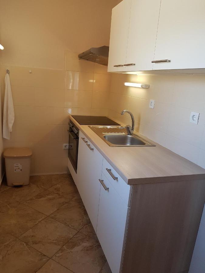 Family Friendly Seaside Apartments Kanica, Rogoznica - 12895 Exteriör bild